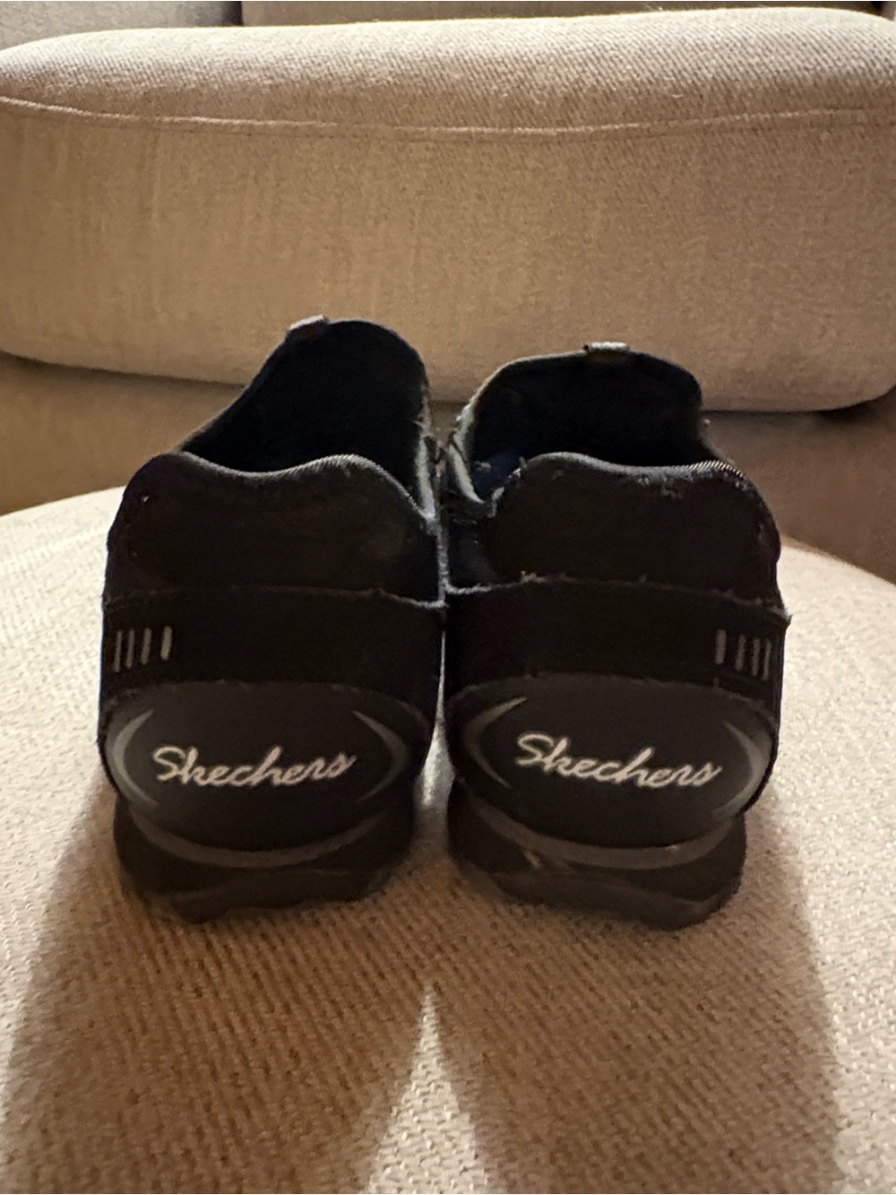 Skechers 5.5 women’s Black slip-on walking sneakers, reflective logo, comfy - Picture 7 of 8